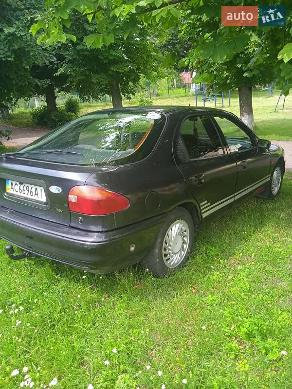 Седан Ford Mondeo 1994 в Горохове