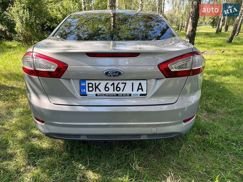 Седан Ford Mondeo 2010 в Киеве