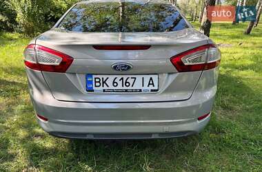 Седан Ford Mondeo 2010 в 