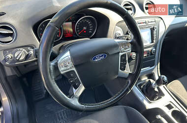 Седан Ford Mondeo 2012 в 