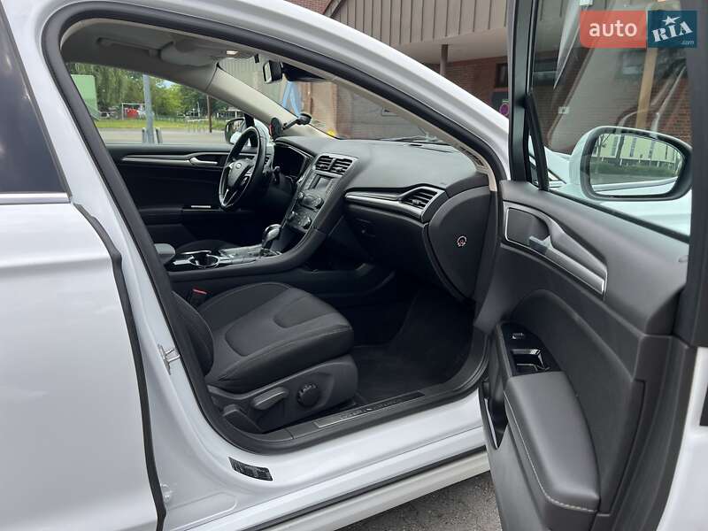 Лифтбек Ford Mondeo 2015 в Рава-Русской фото 20 Лифтбек Ford Mondeo 2015 в Рава-Русской