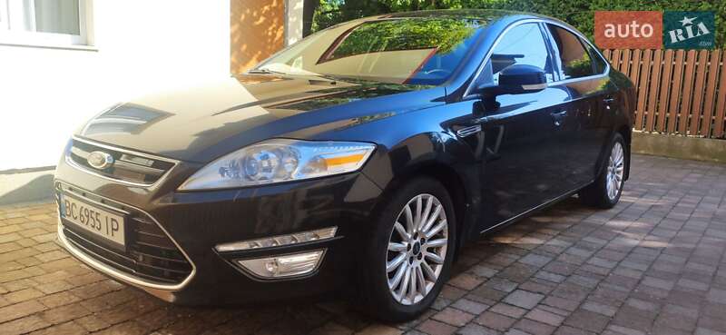 Седан Ford Mondeo 2011 в Стрию