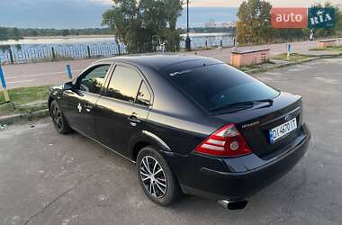 Лифтбек Ford Mondeo 2004 в 