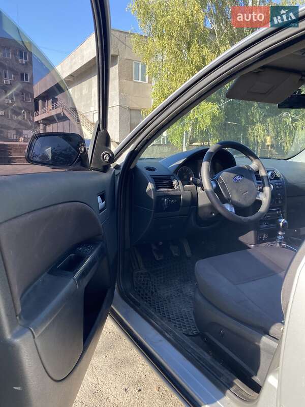 Седан Ford Mondeo 2001 в Николаеве