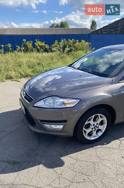 Седан Ford Mondeo 2011 в 