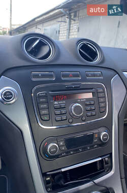 Седан Ford Mondeo 2011 в 