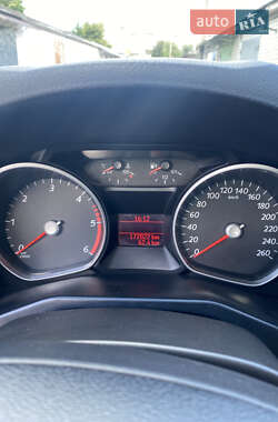 Седан Ford Mondeo 2011 в 