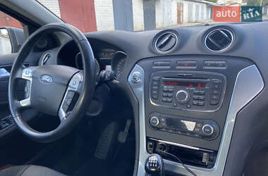 Седан Ford Mondeo 2011 в 