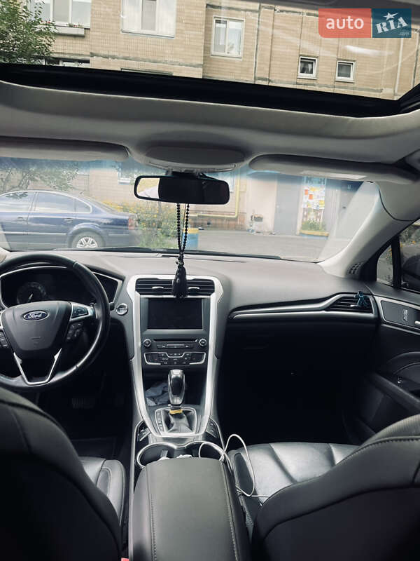 Седан Ford Mondeo 2016 в Киеве