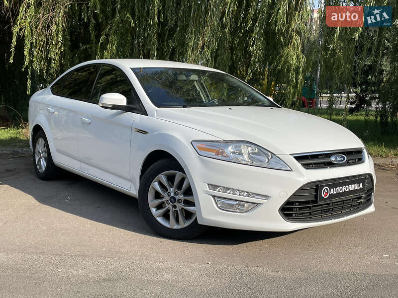 Седан Ford Mondeo 2012 в 