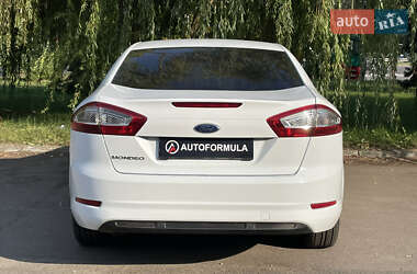Седан Ford Mondeo 2012 в 