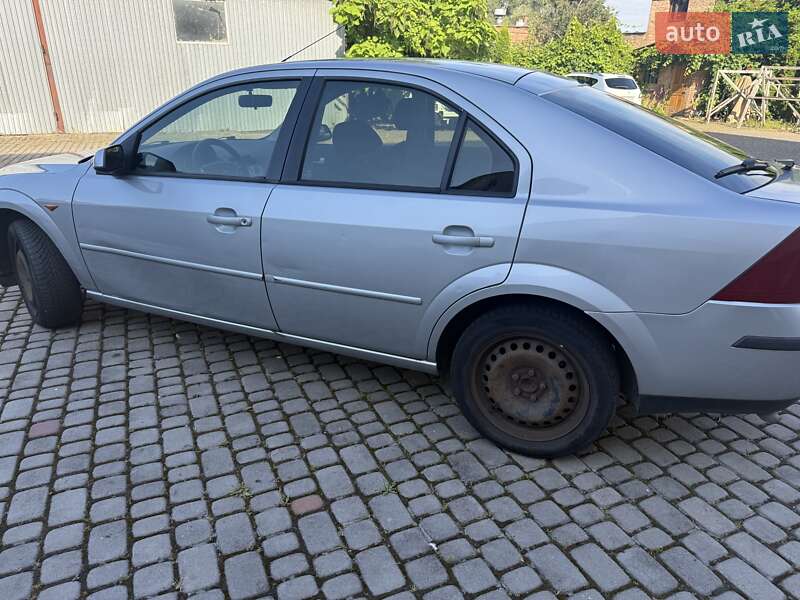 Лифтбек Ford Mondeo 2002 в Шептицькому