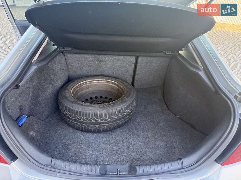 Лифтбек Ford Mondeo 2002 в Шептицькому