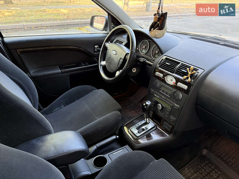 Лифтбек Ford Mondeo 2003 в Николаеве