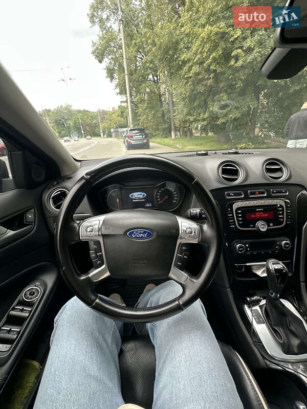 Седан Ford Mondeo 2011 в Киеве