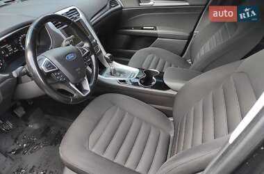 Седан Ford Mondeo 2015 в 