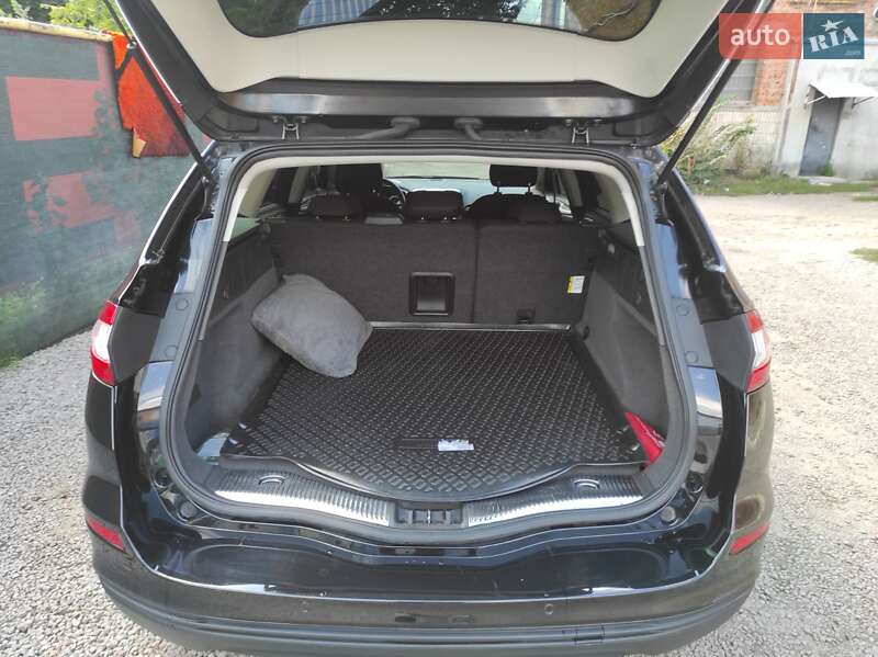 Седан Ford Mondeo 2015 в Лебедине