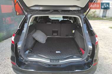 Седан Ford Mondeo 2015 в 