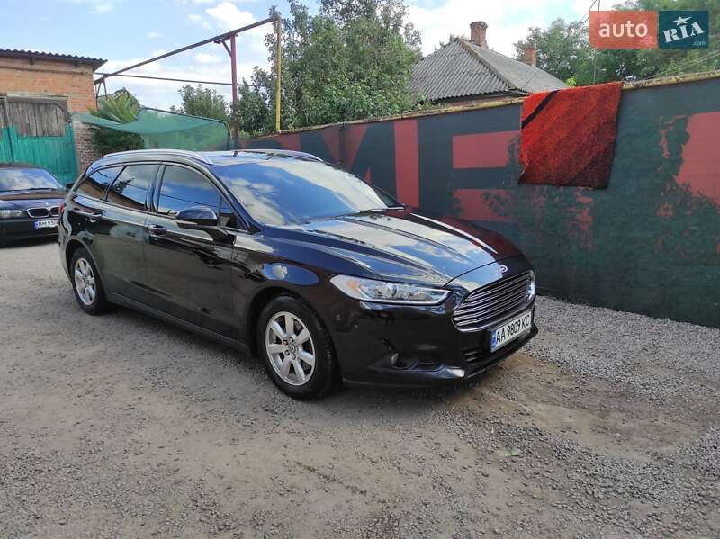 Седан Ford Mondeo 2015 в Лебедине