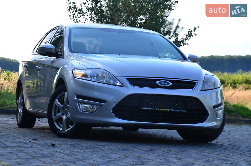 Седан Ford Mondeo 2013 в 