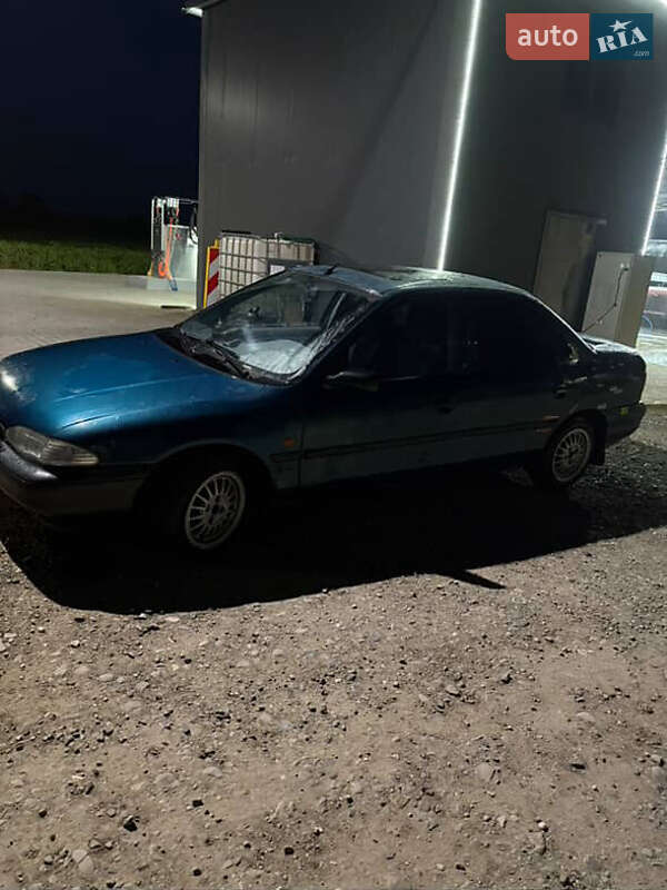 Седан Ford Mondeo 1993 в Городке