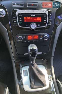 Седан Ford Mondeo 2011 в 