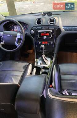 Седан Ford Mondeo 2011 в 