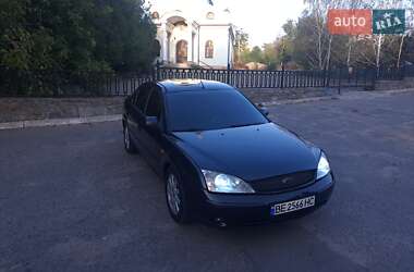 Лифтбек Ford Mondeo 2002 в 