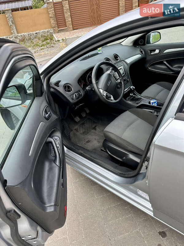 Лифтбек Ford Mondeo 2008 в Ужгороде