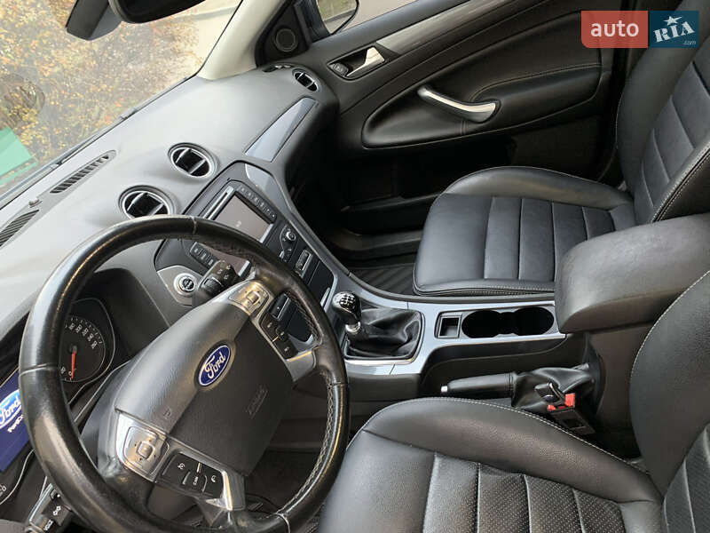 Седан Ford Mondeo 2012 в Сумах