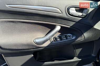 Седан Ford Mondeo 2010 в 