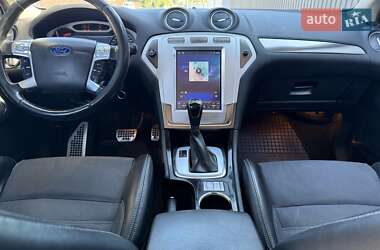 Седан Ford Mondeo 2010 в 