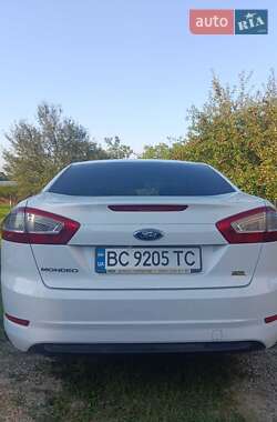 Седан Ford Mondeo 2012 в 