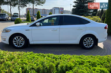 Седан Ford Mondeo 2012 в 