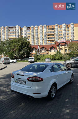 Седан Ford Mondeo 2012 в 