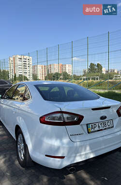 Седан Ford Mondeo 2012 в 