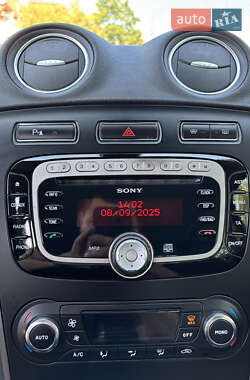 Седан Ford Mondeo 2012 в 