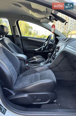 Седан Ford Mondeo 2012 в 