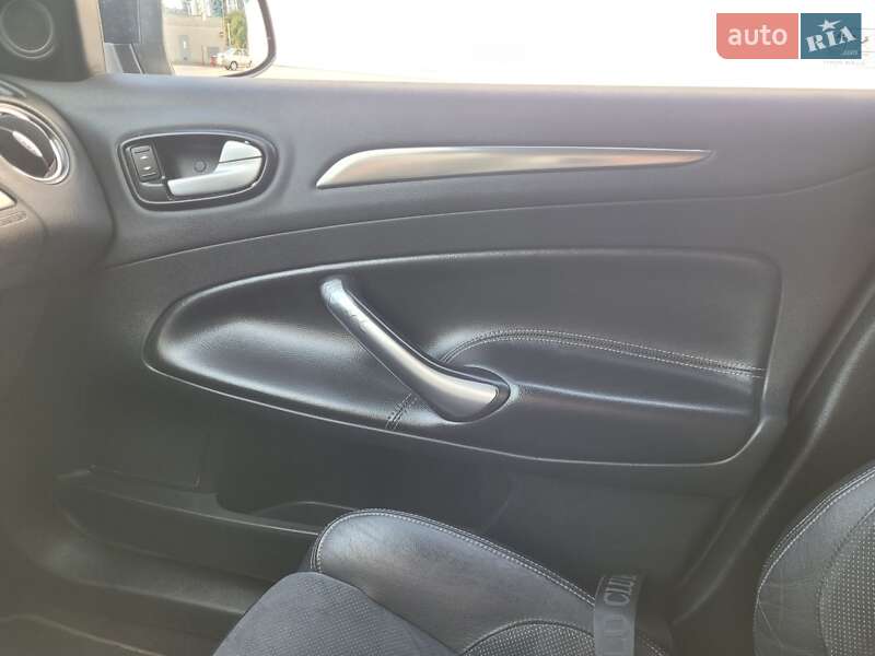 Седан Ford Mondeo 2010 в Львове