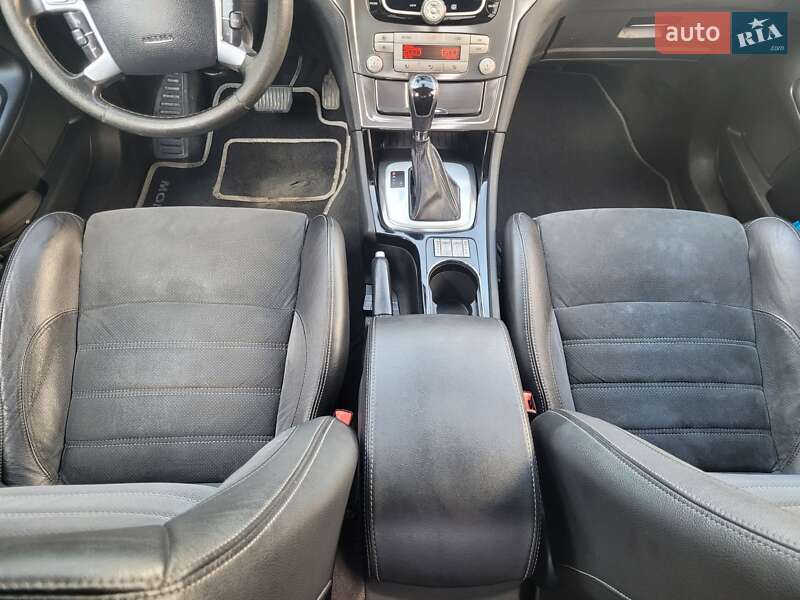Седан Ford Mondeo 2010 в Львове