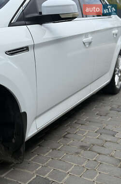 Седан Ford Mondeo 2011 в 