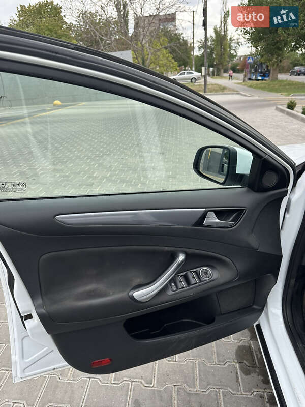 Лифтбек Ford Mondeo 2013 в Николаеве