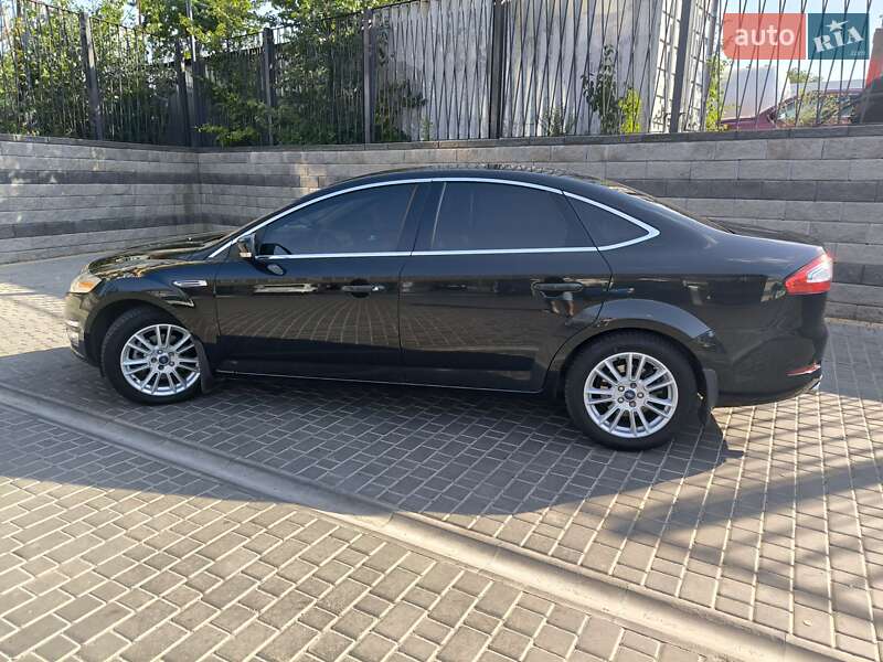Седан Ford Mondeo 2011 в Одесі
