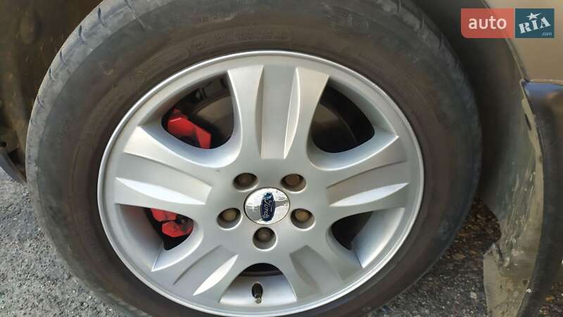 Седан Ford Mondeo 2002 в Чугуеве