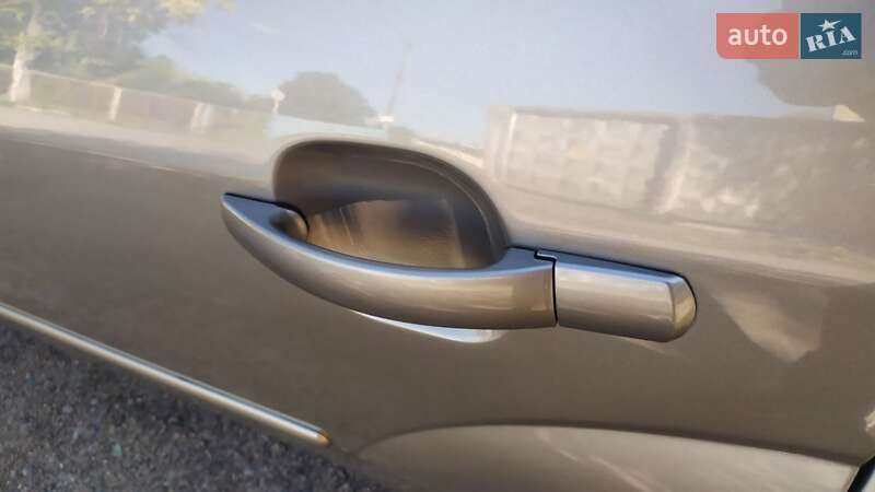 Седан Ford Mondeo 2002 в Чугуеве