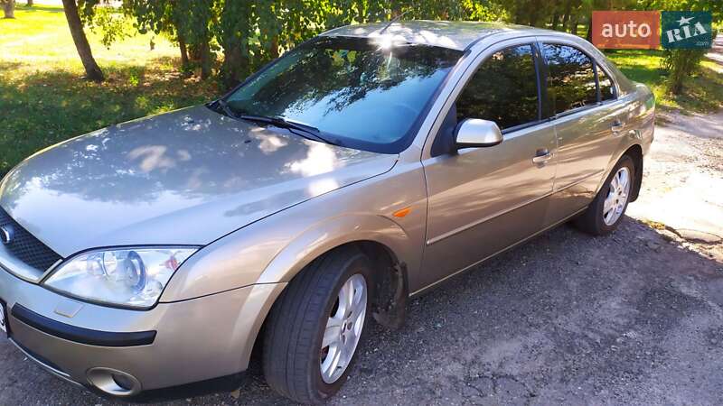 Седан Ford Mondeo 2002 в Чугуеве
