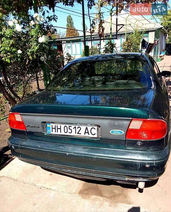 Седан Ford Mondeo 1994 в Роздільній
