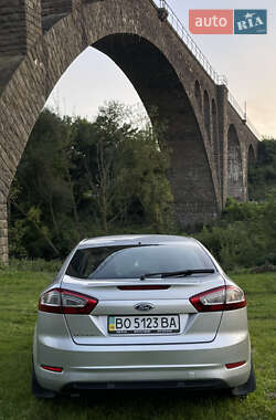 Лифтбек Ford Mondeo 2011 в 