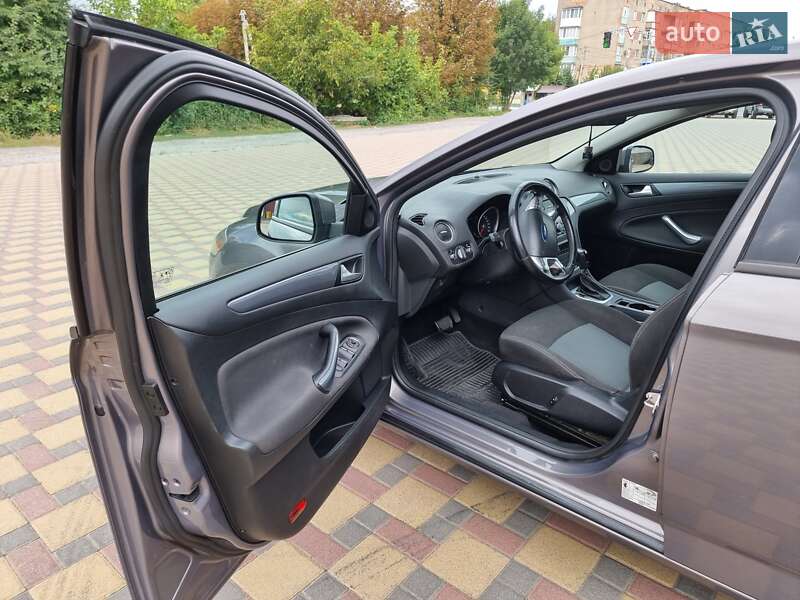 Лифтбек Ford Mondeo 2013 в Гайсине