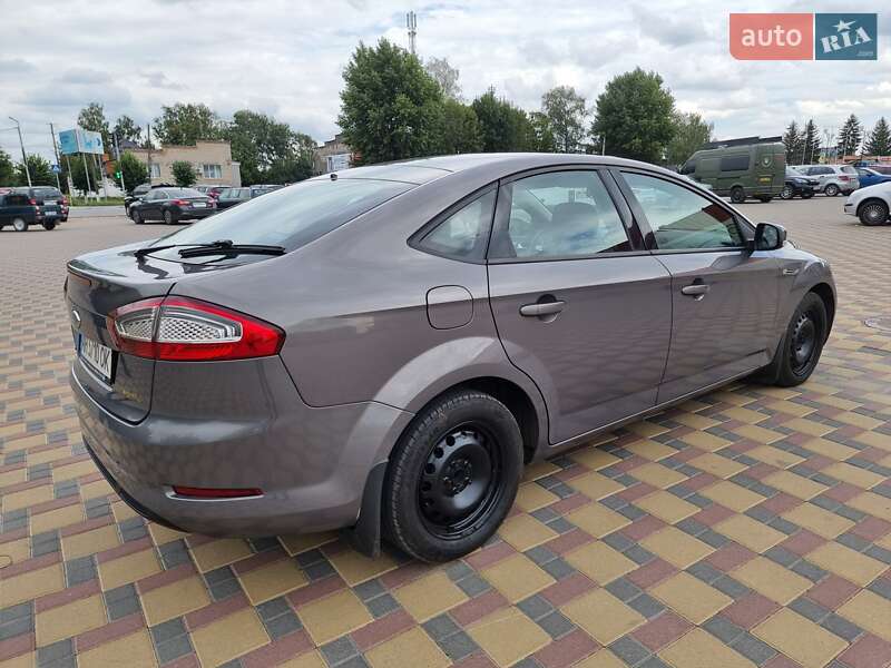Лифтбек Ford Mondeo 2013 в Гайсине